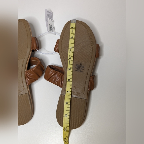 NWT Old Navy Womens Faux Leather Ruched Two Strap Cognac Brown Sandals US: 7.5 - Picture 6 of 9